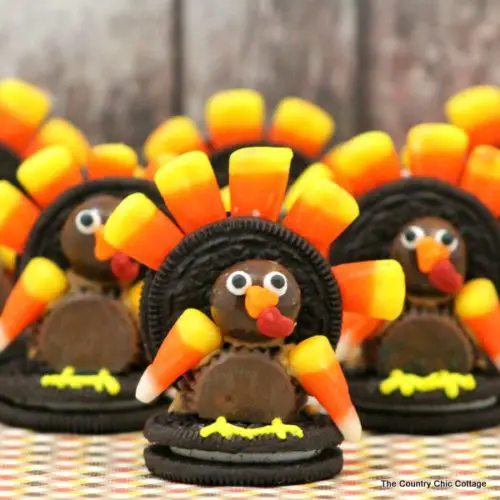25 Thanksgiving Desserts Inspired by Turkeys