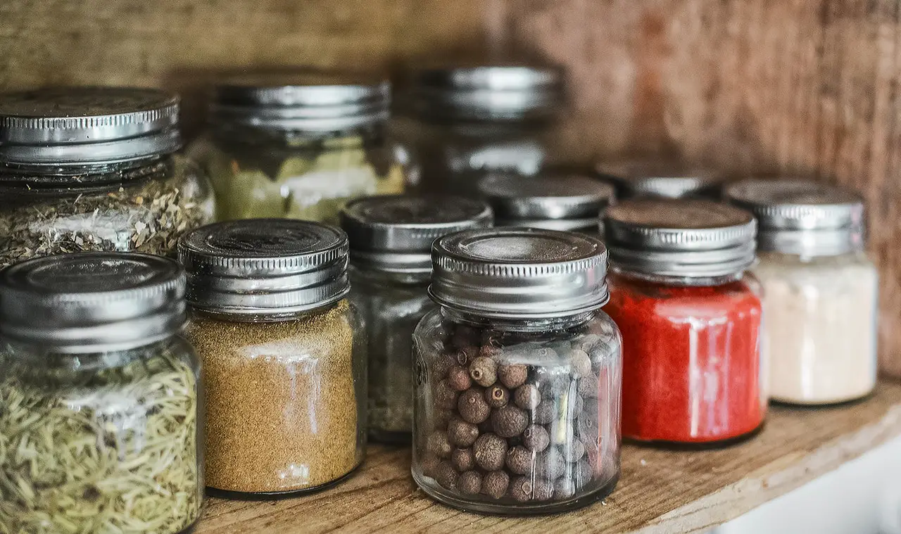 How to store herbs and spices